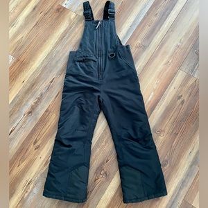 Black snow pants size 5/6
